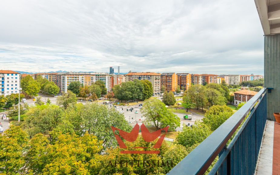 Bilocale con vista mm bande nere - milano.