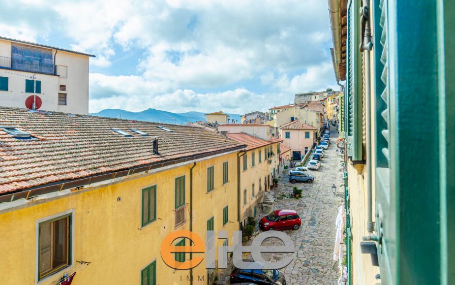 Casa Elbana con terrazzo vista mare a portoferraio.