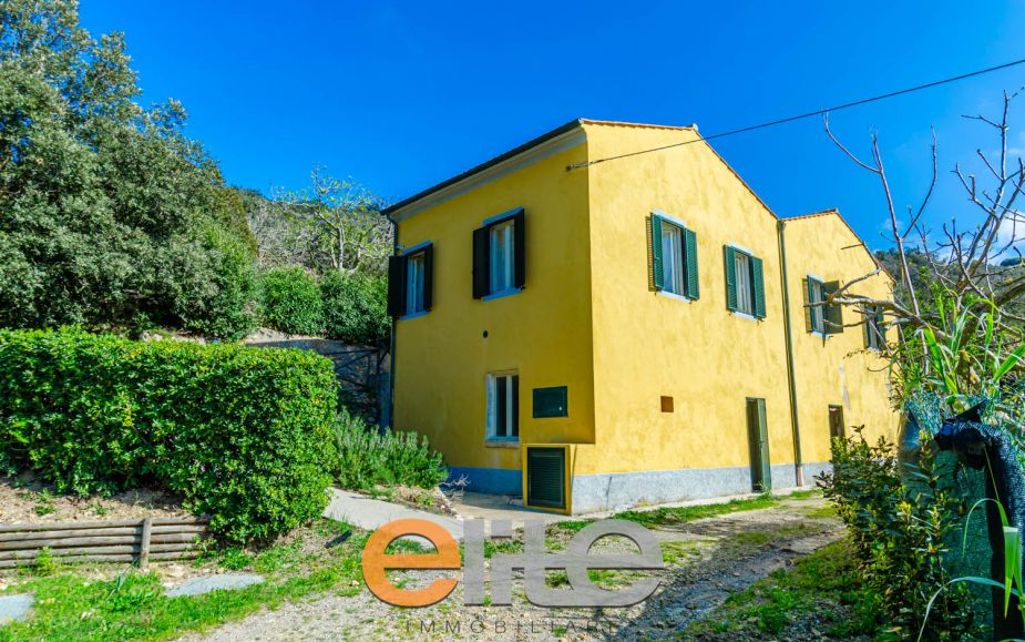 Farmhouse a Punta Acquaviva in Elba Island.