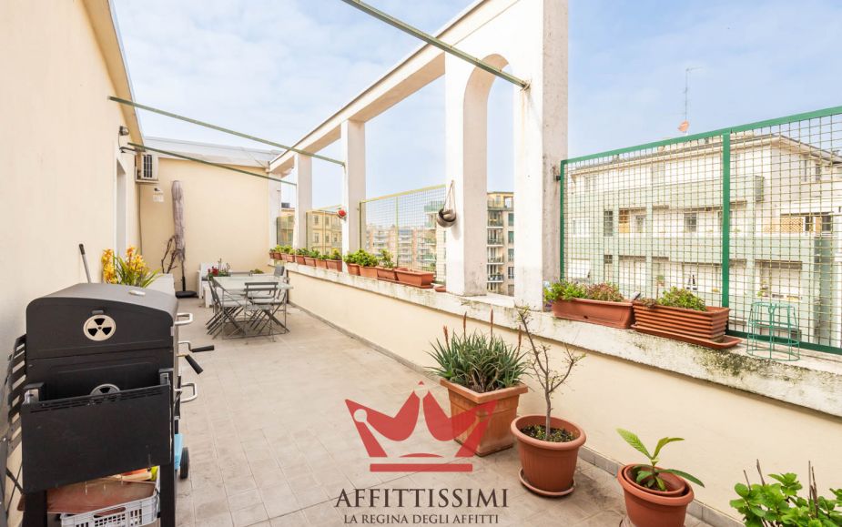 magnificent apartment, located on the top floor, citta' studi area.