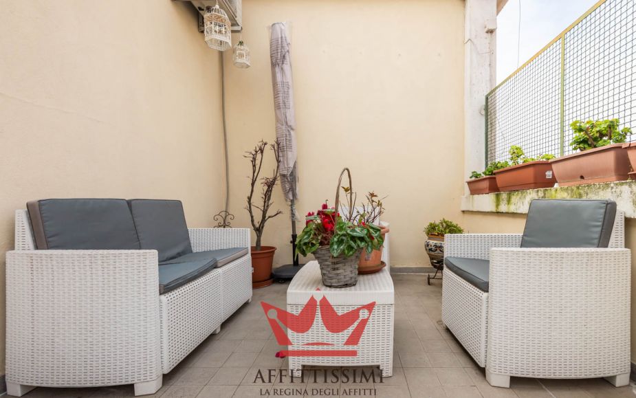 magnificent apartment, located on the top floor, citta' studi area.