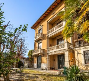 Villa con piscina zona s.ambrogio