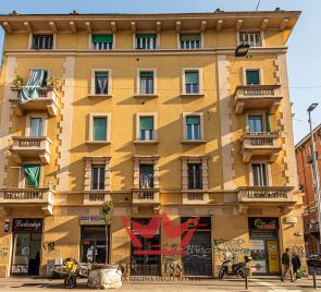 3 Locali in via Padova ang. Conegliano - milano.